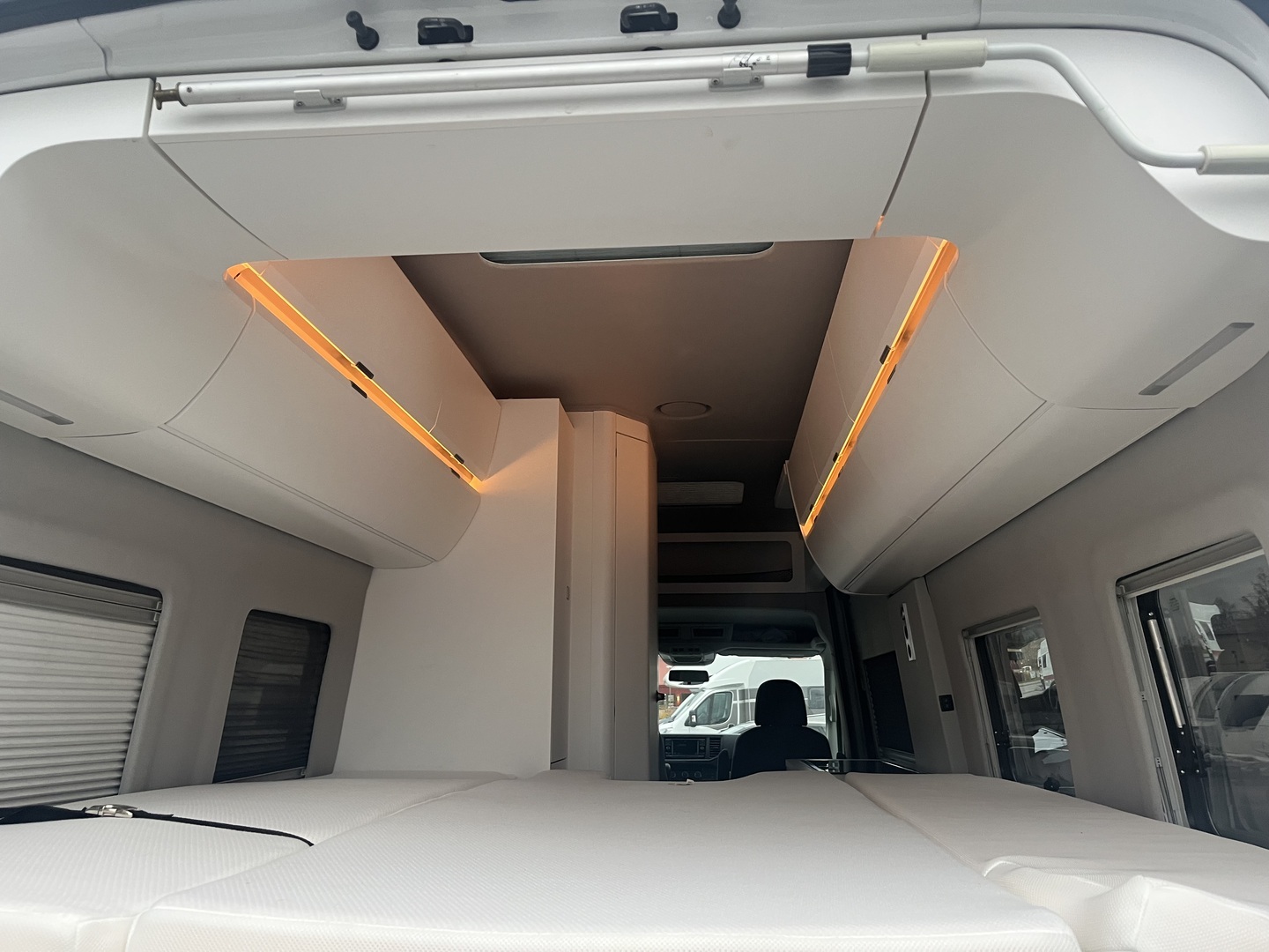 VOLKSWAGEN GRAND CALIFORNIA 680 2021