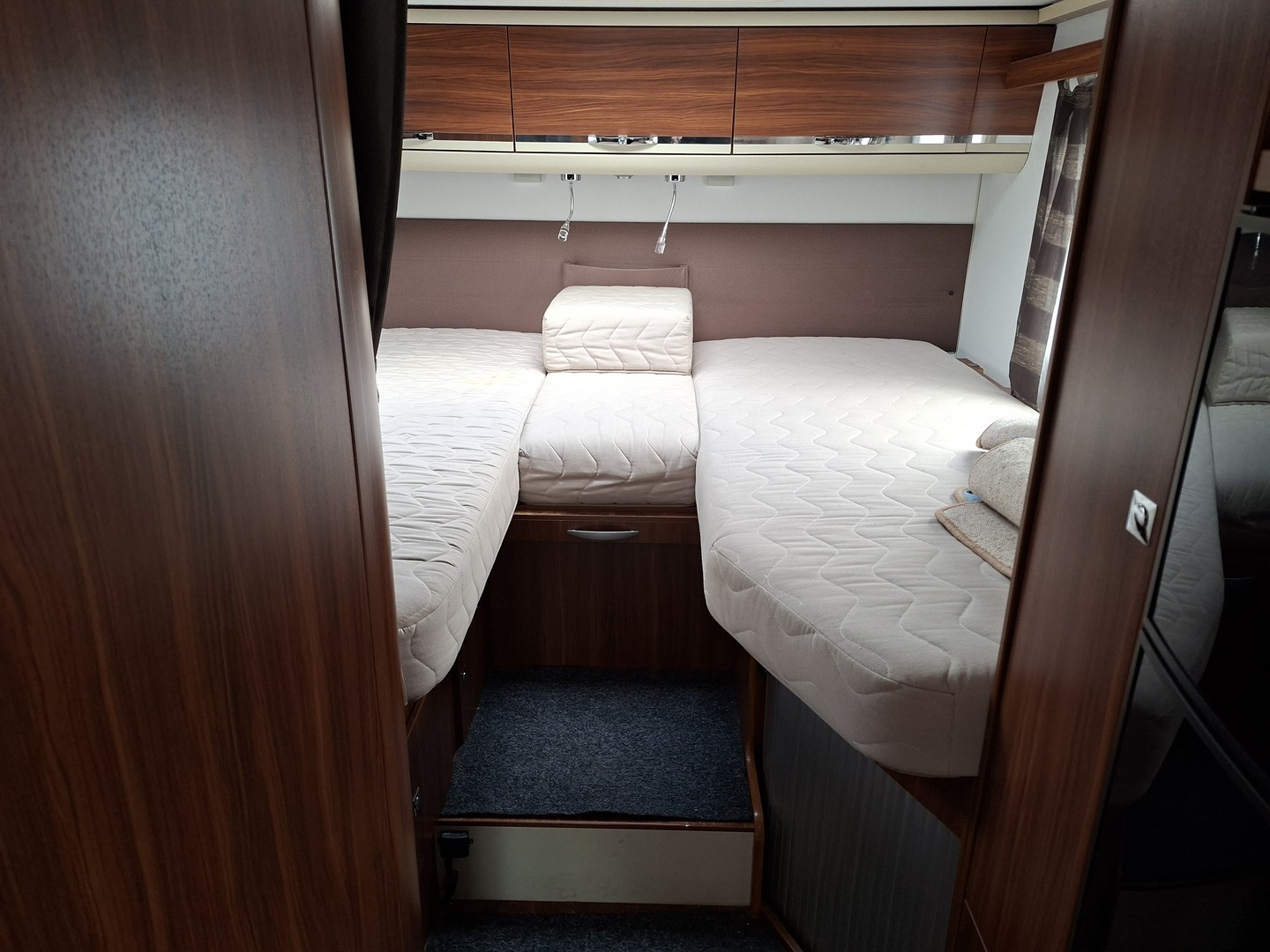 ADRIA Matrix Supreme M 687 SL 2015