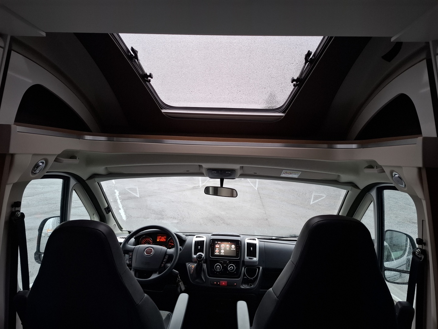 ADRIA MATRIX 670 SL J EDITION 2021