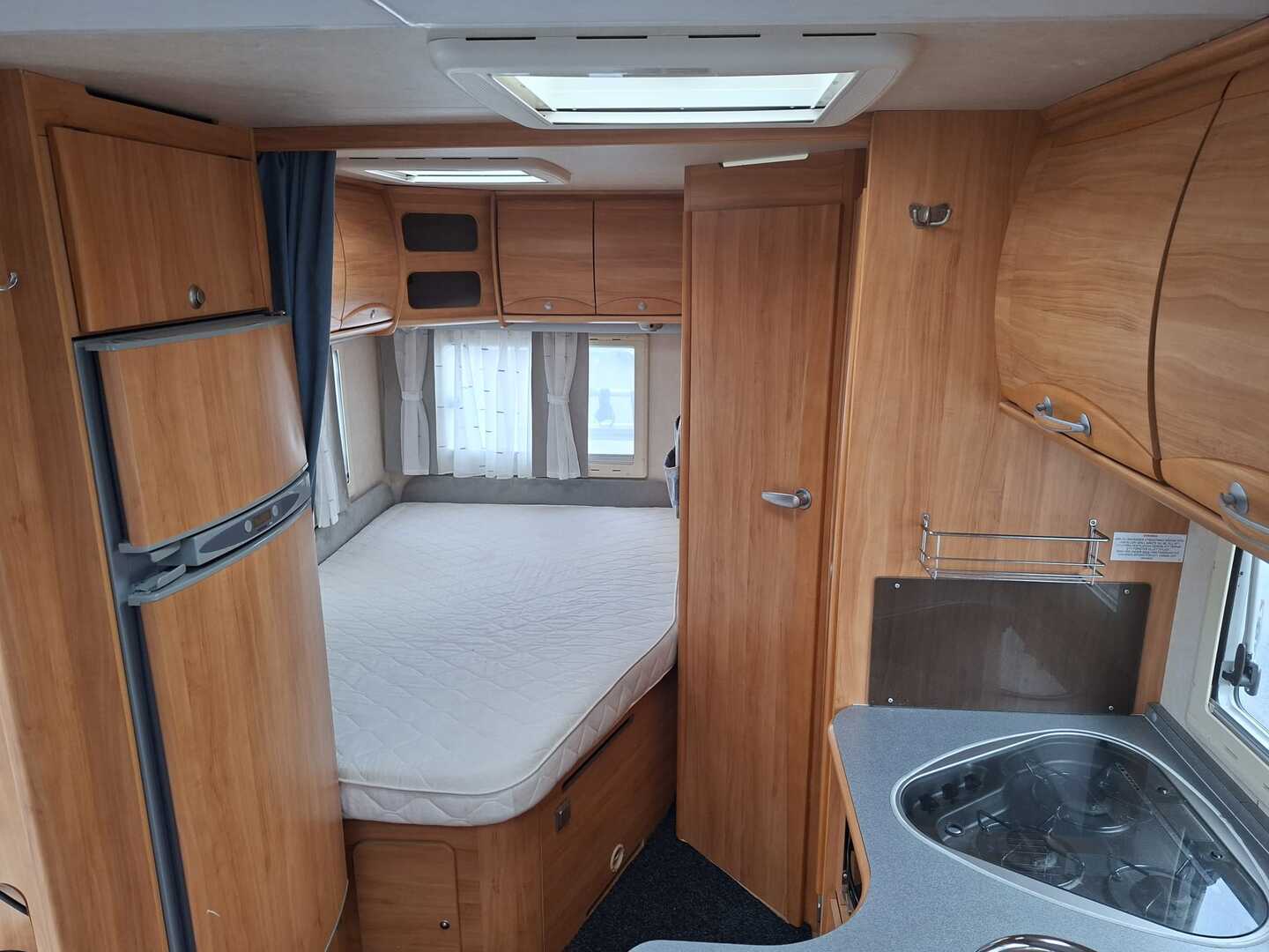 ADRIA IZOLA S 687 SP 2008