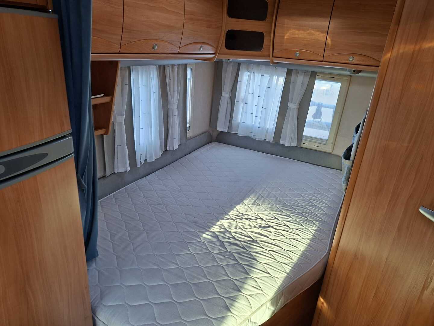ADRIA IZOLA S 687 SP 2008