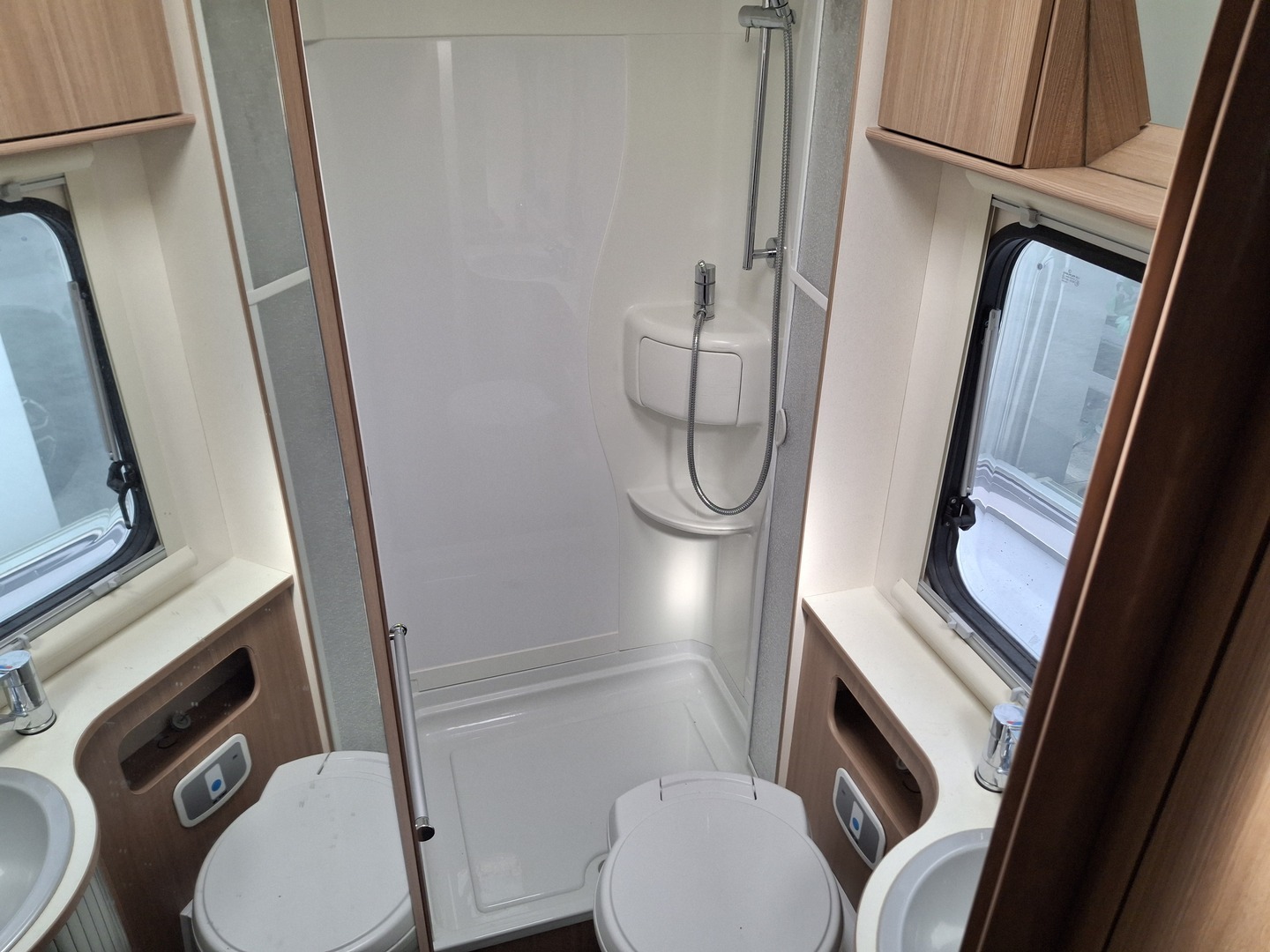 ADRIA MATRIX AXESS M 650 SF 2012