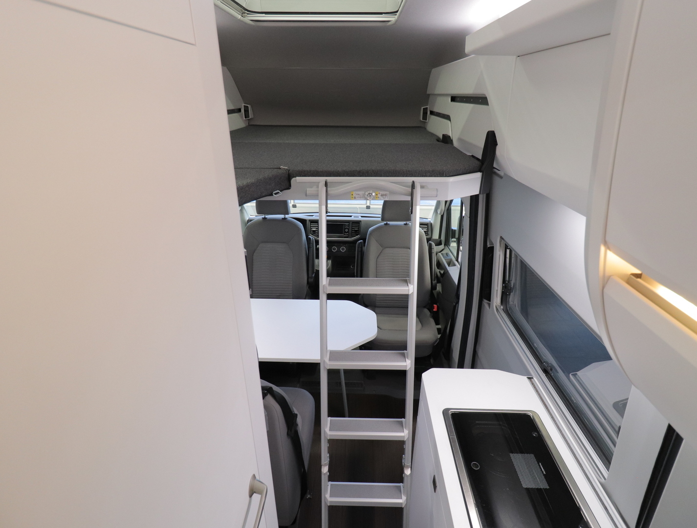 VOLKSWAGEN GRAND CALIFORNIA 600 2023