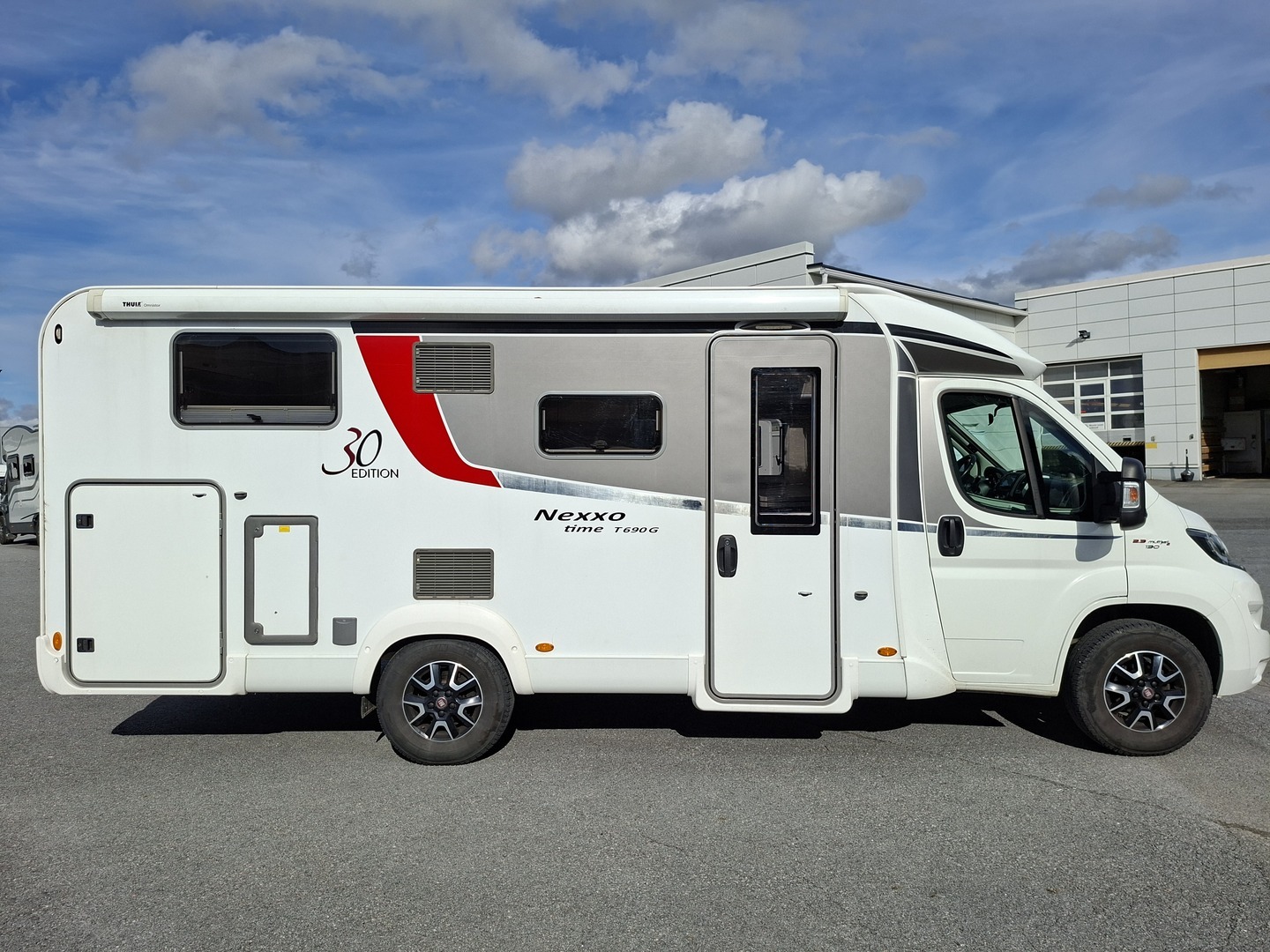BÜRSTNER NEXXO T690G 2017