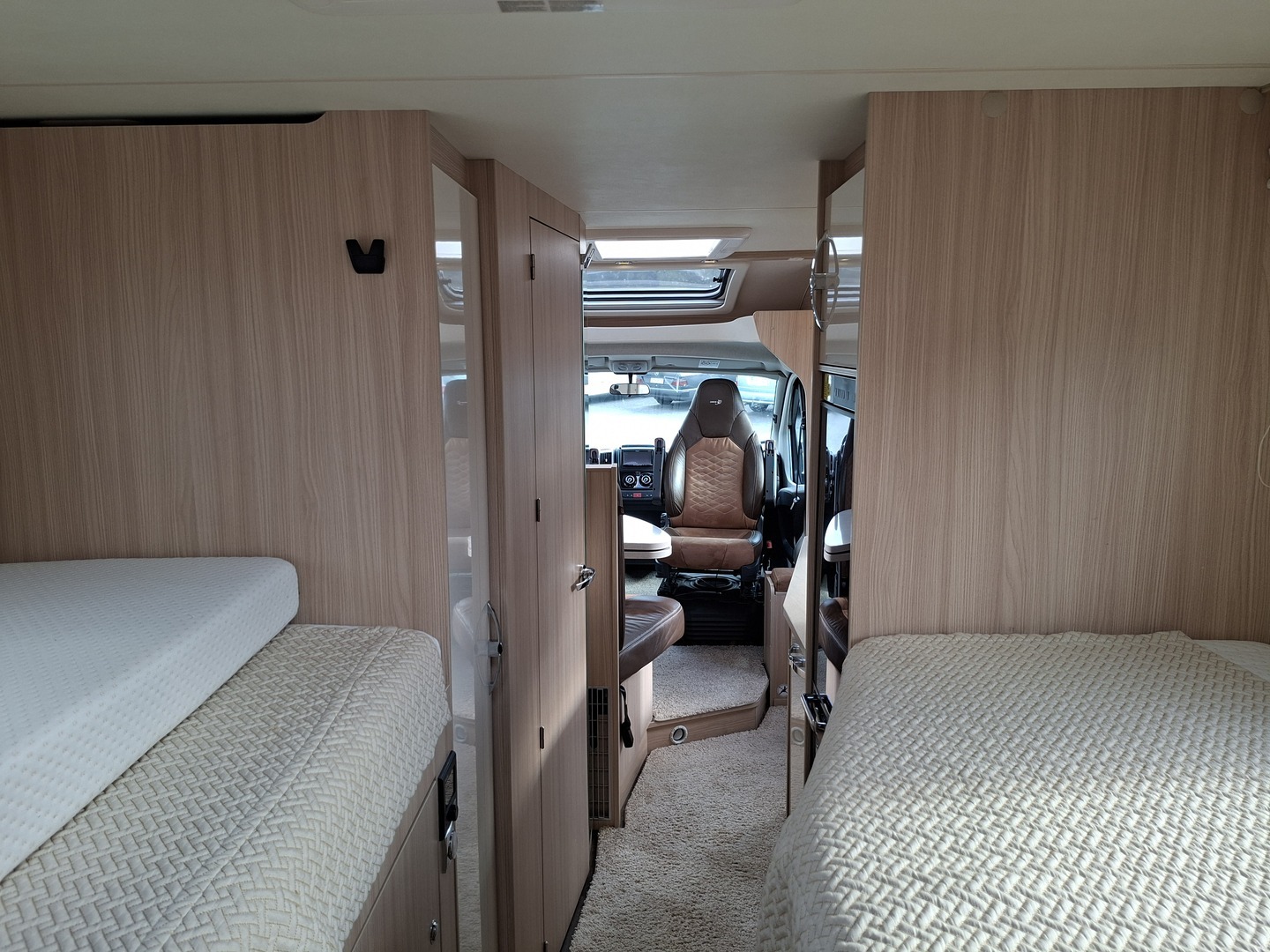 BÜRSTNER NEXXO T690G 2017