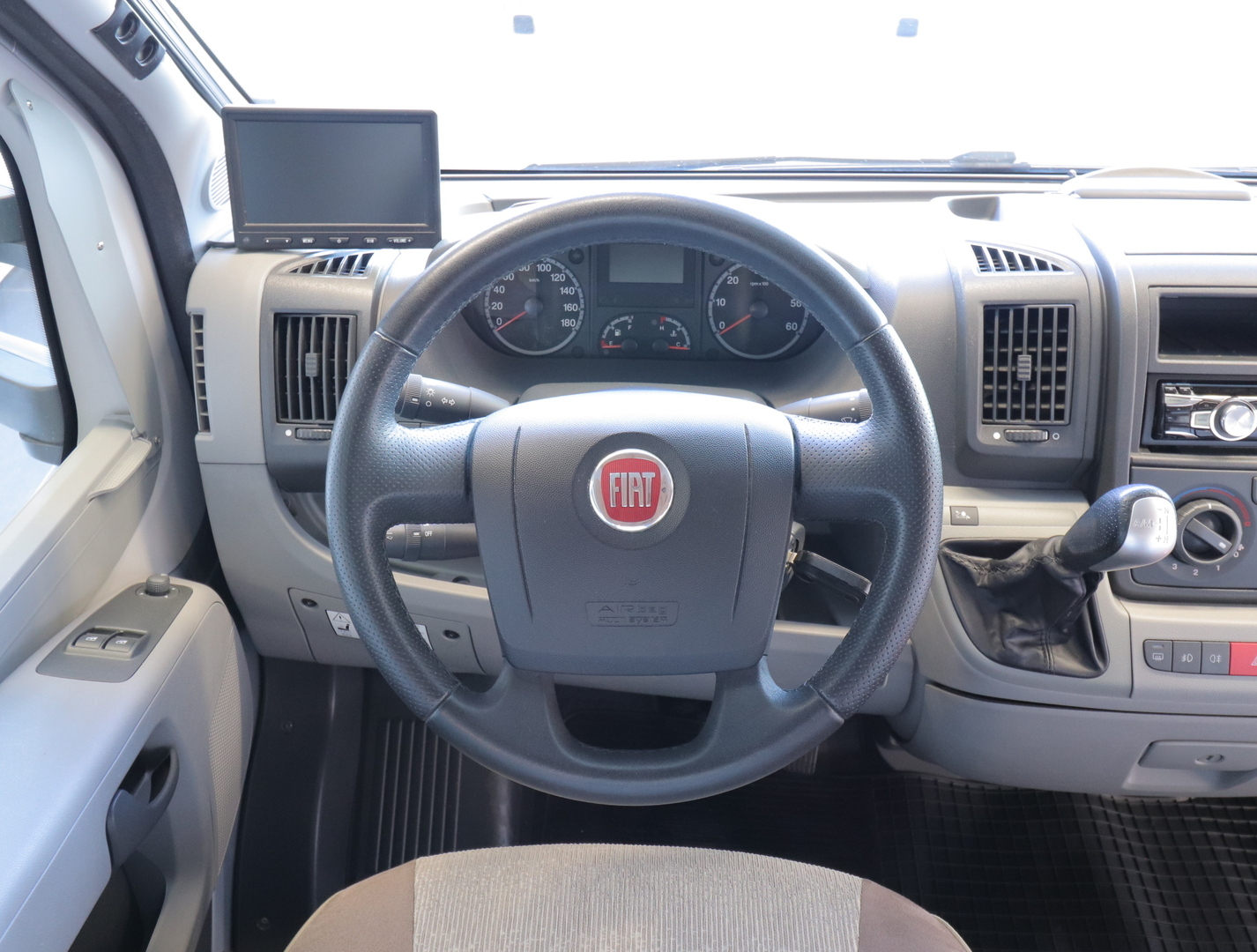 ADRIA CORAL S 670 SL 2011