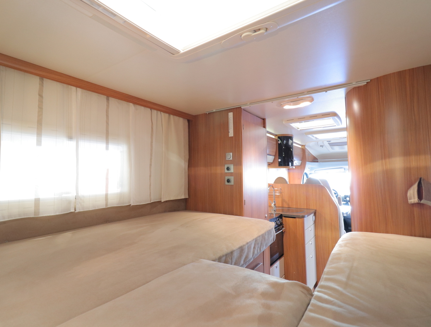 ADRIA CORAL S 670 SL 2011