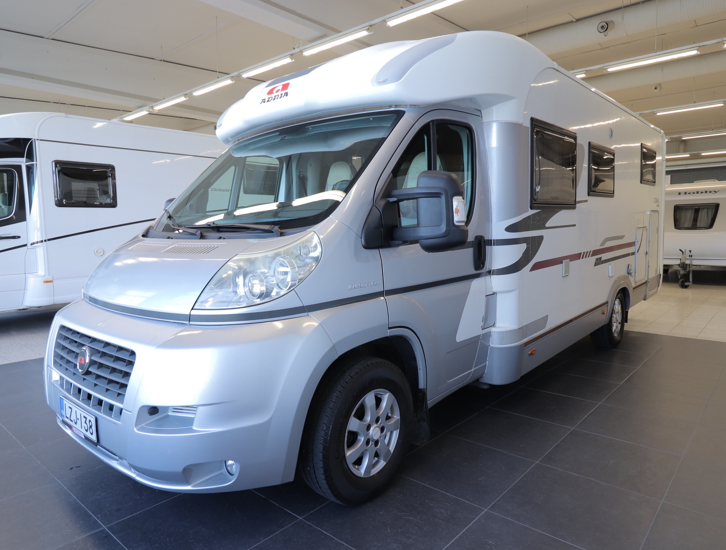 ADRIA CORAL S 670 SL 2011