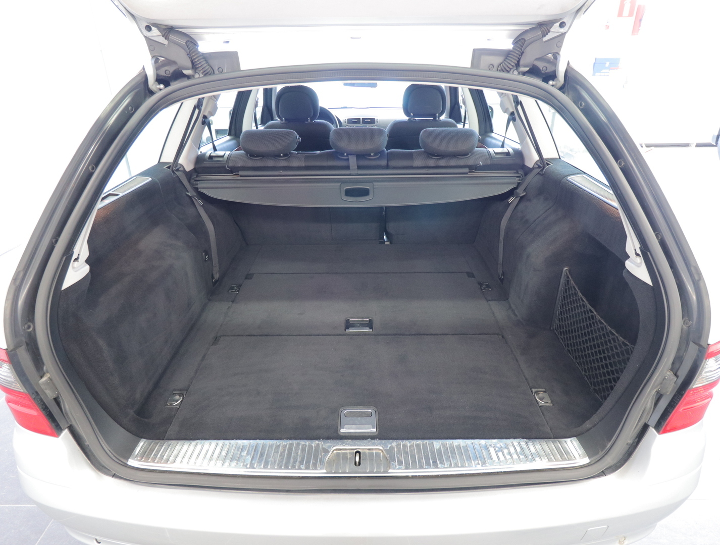 MERCEDES-BENZ E 2008