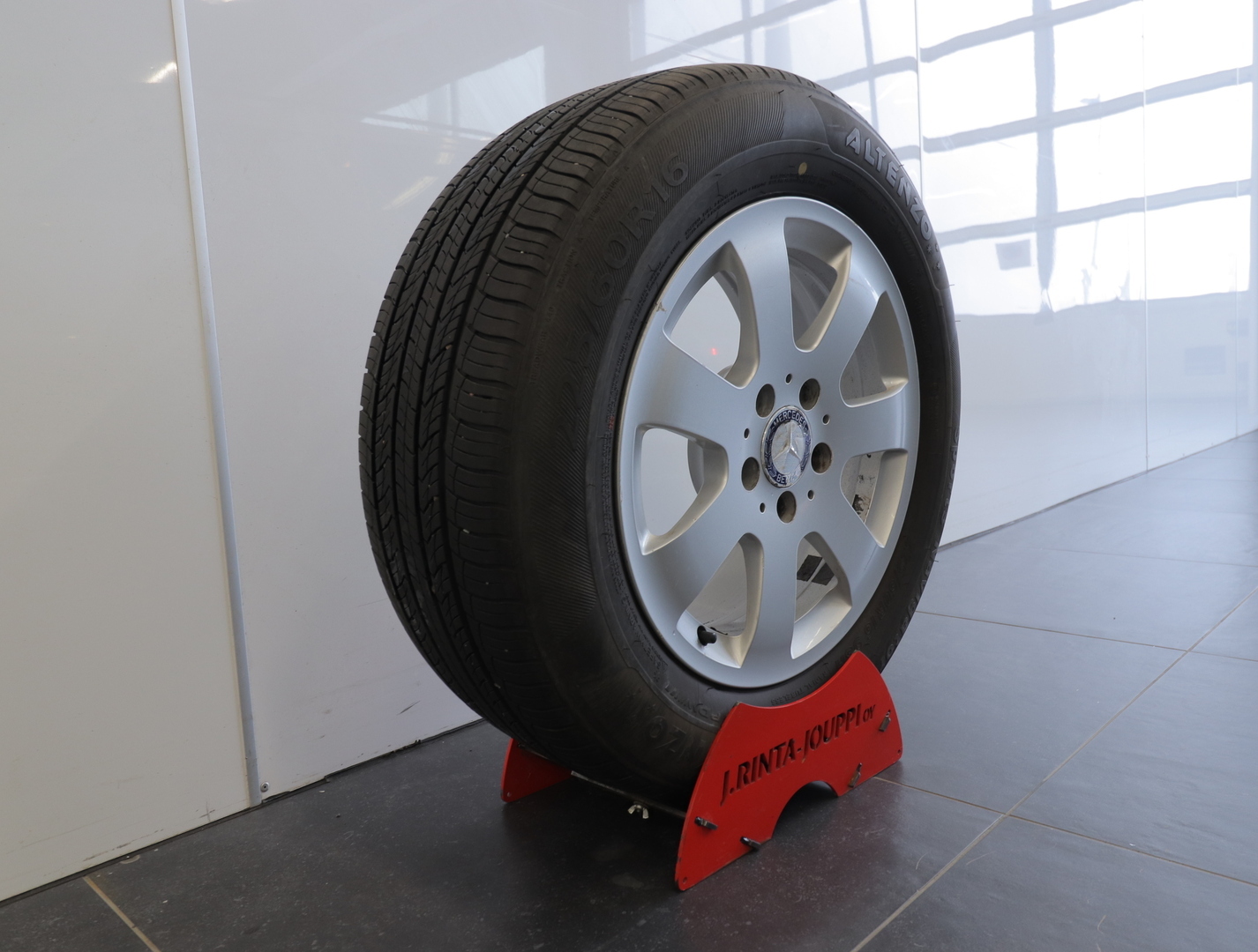 MERCEDES-BENZ E 2008