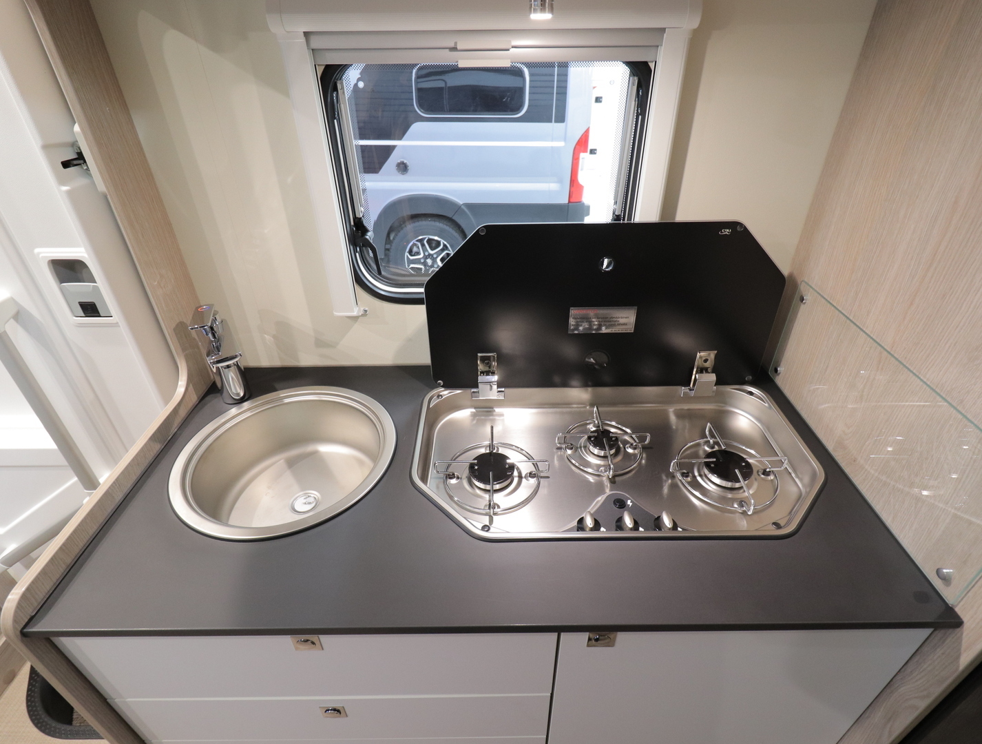 BÜRSTNER Lyseo Time T690 G Skyline Edition 2025