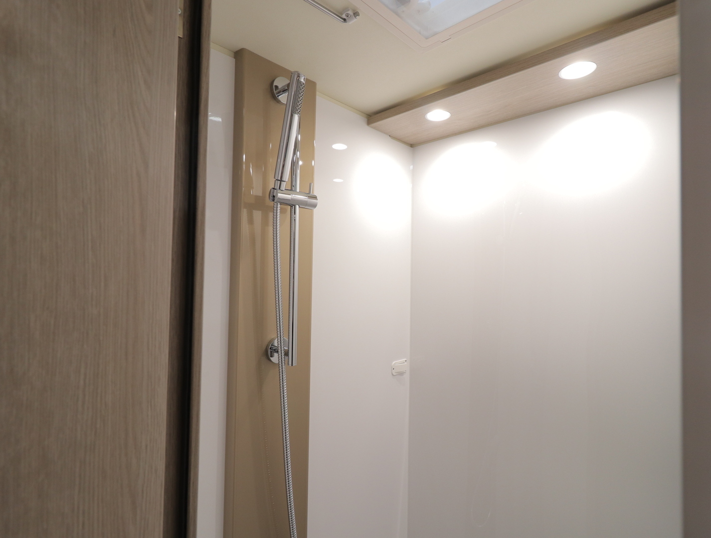 BÜRSTNER Lyseo Time T690 G Skyline Edition 2025