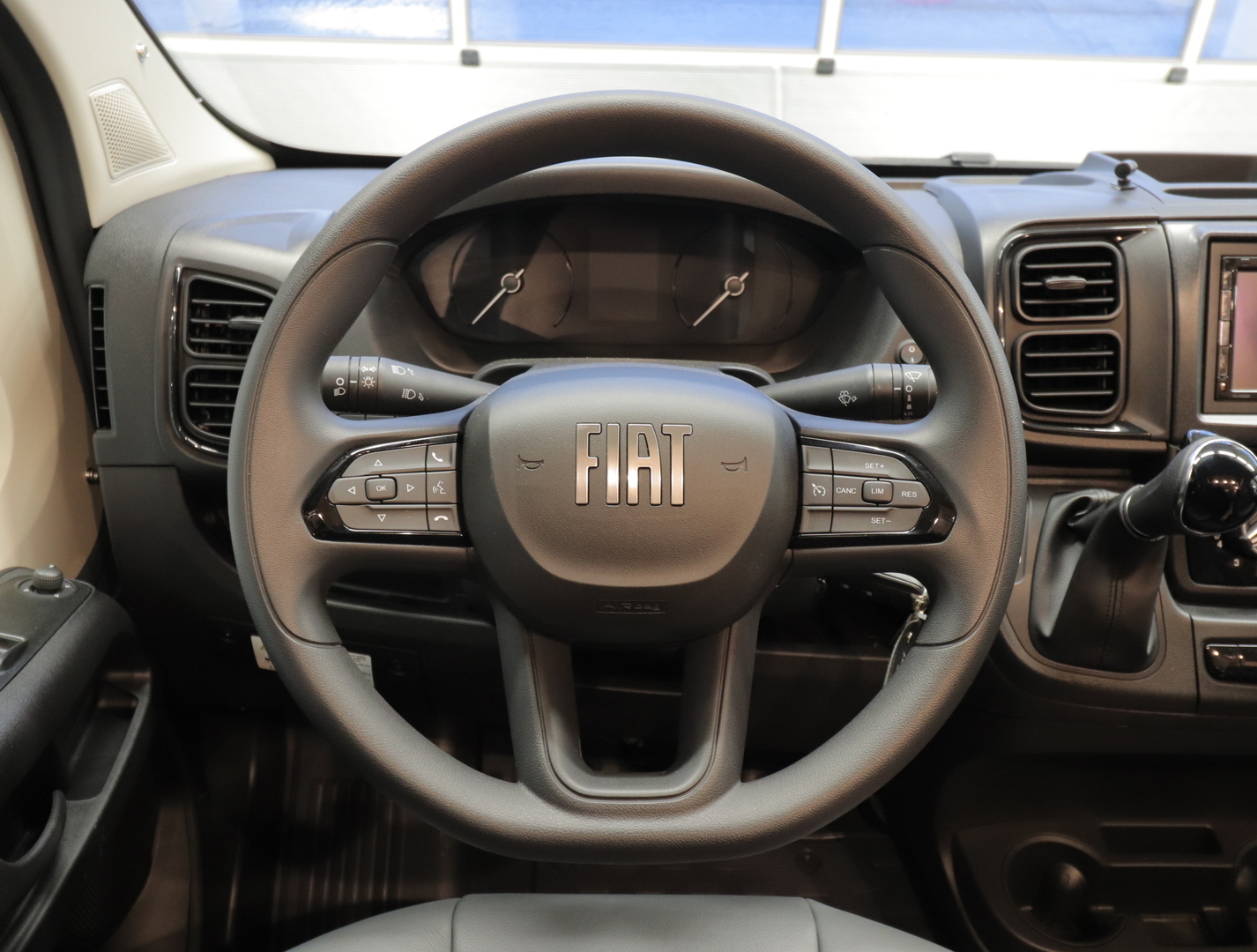 BÜRSTNER Lyseo Time T690 G Skyline Edition 2025