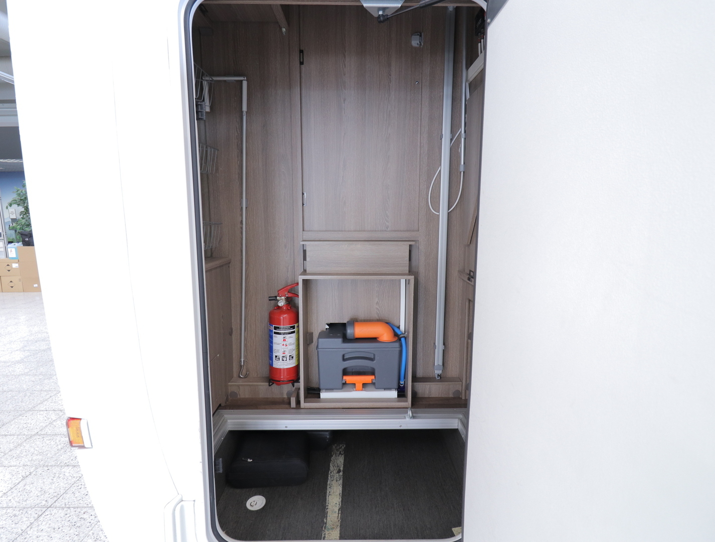 KABE Travel Master 740T 32