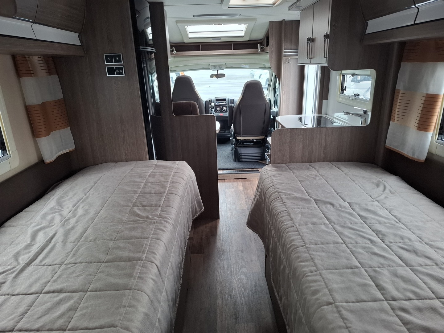 KABE Travel Master  740T 2016