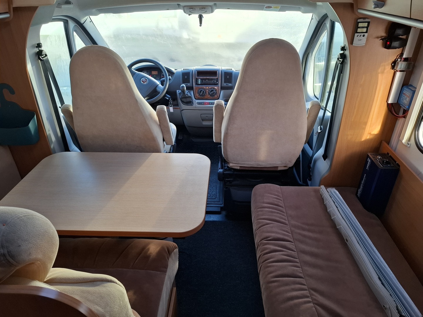 BÜRSTNER NEXXO T 660 2010