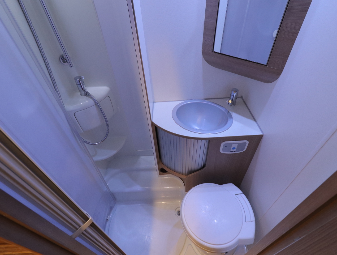 ADRIA Matrix Axess 680 SP 2012