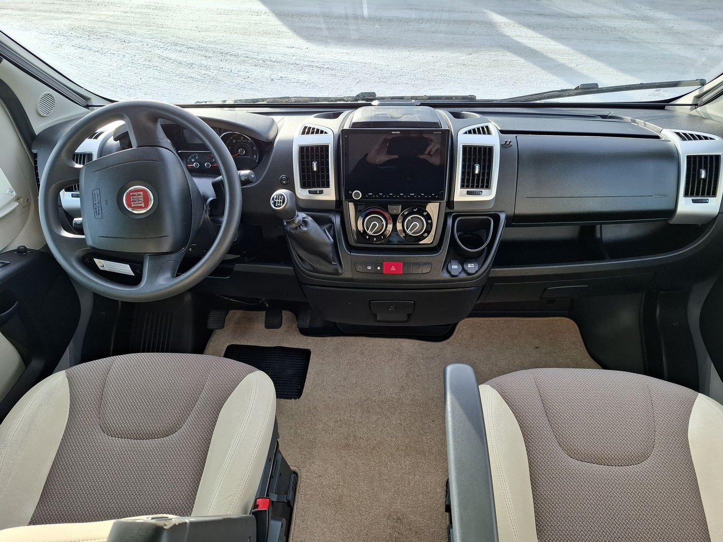 ADRIA Matrix 670 SL Platinum 2017