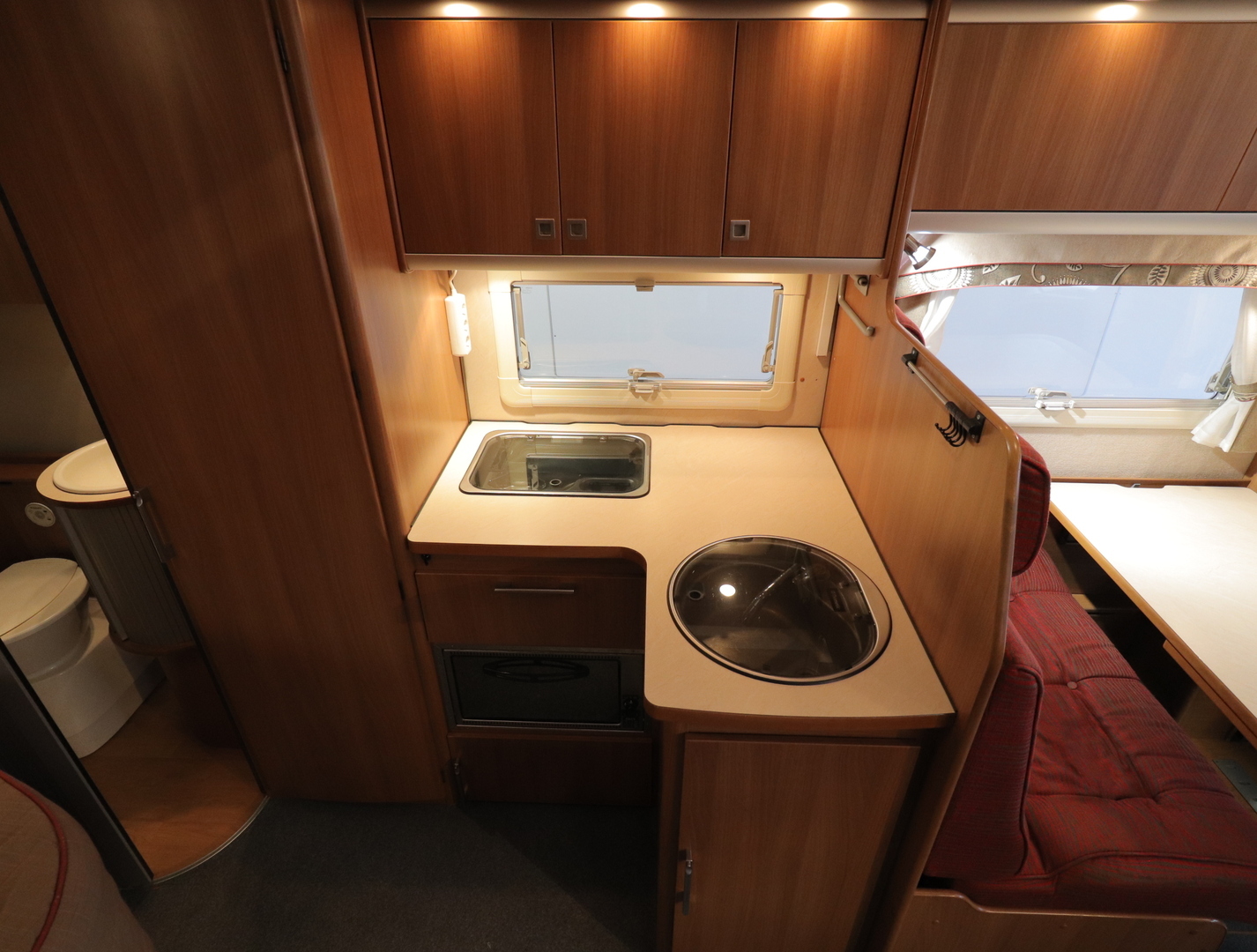 KABE Travel Master 700 XL 2009