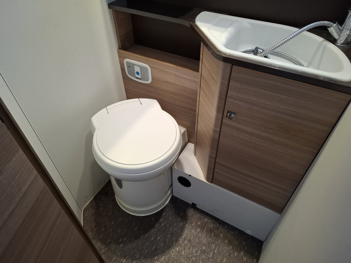 ADRIA Matrix Axess M 670SL 2015