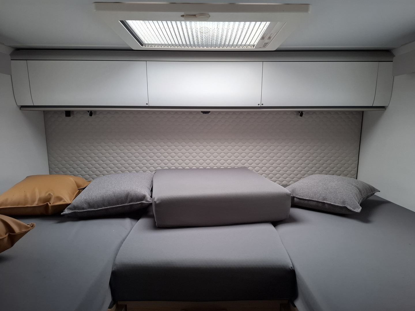 ADRIA MATRIX PLUS M 670SL 2021