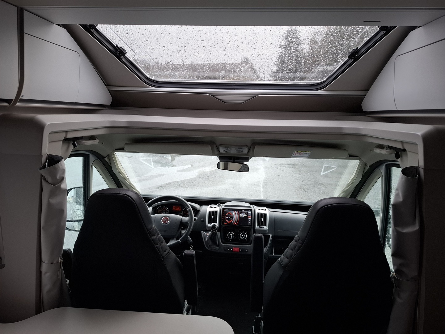 ADRIA MATRIX PLUS M 670SL 2021