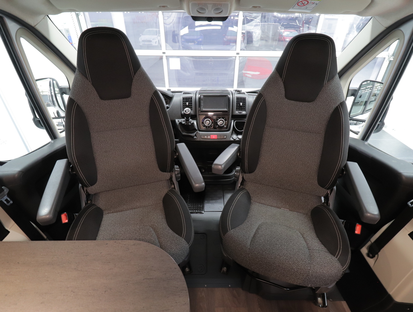 SUNLIGHT CLIFF 600 2020