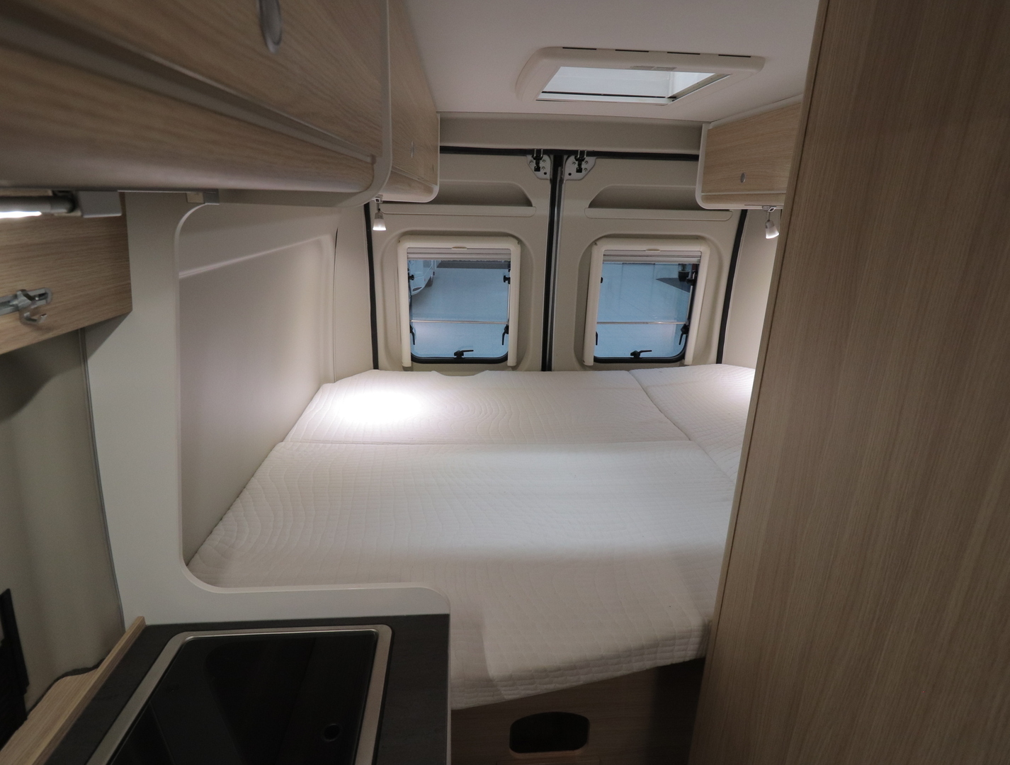 SUNLIGHT CLIFF 600 2020