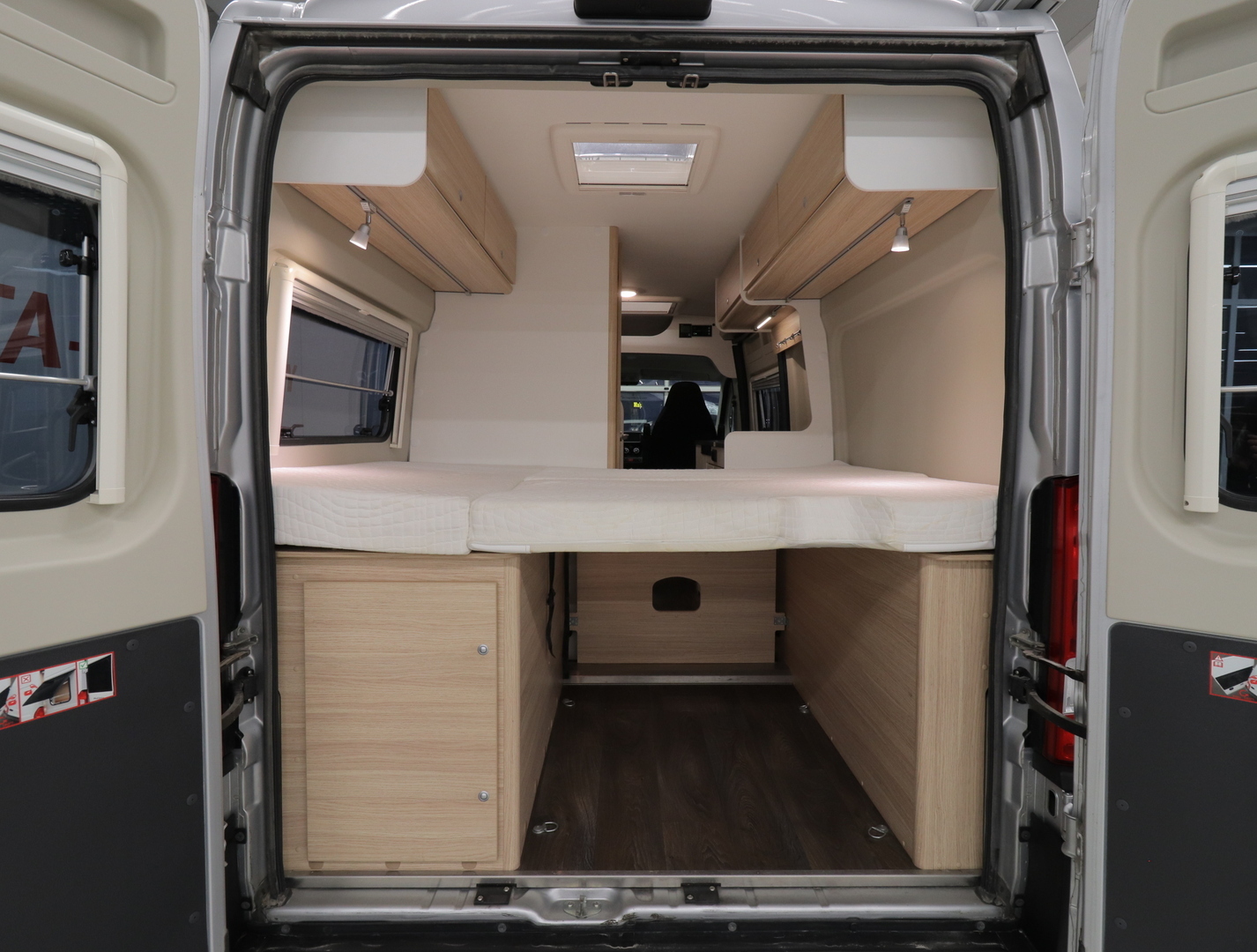 SUNLIGHT CLIFF 600 2020