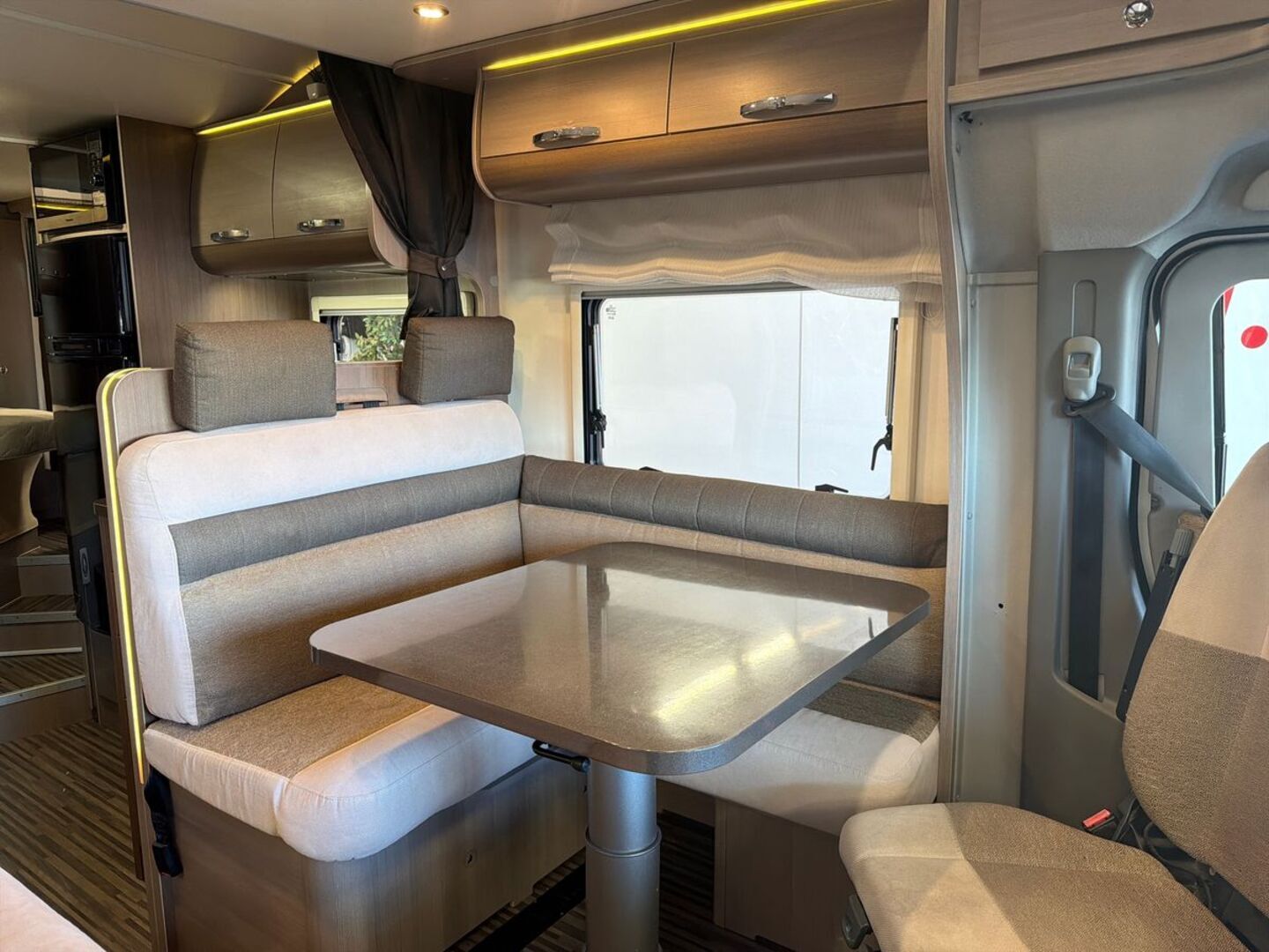 ADRIA MATRIX SUPREME M 667 SPS ALDE 2014