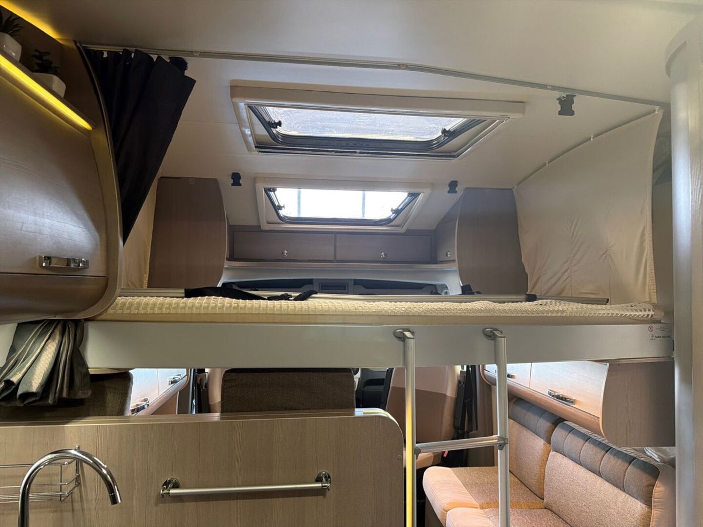 ADRIA MATRIX SUPREME M 667 SPS ALDE 2014