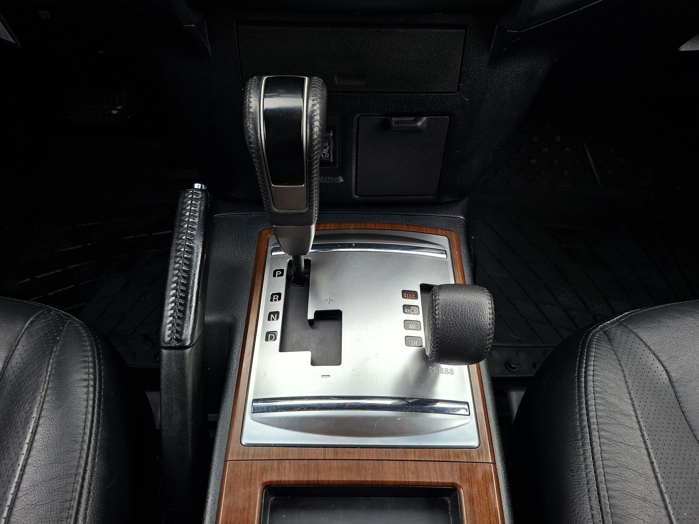 MITSUBISHI Pajero 2010