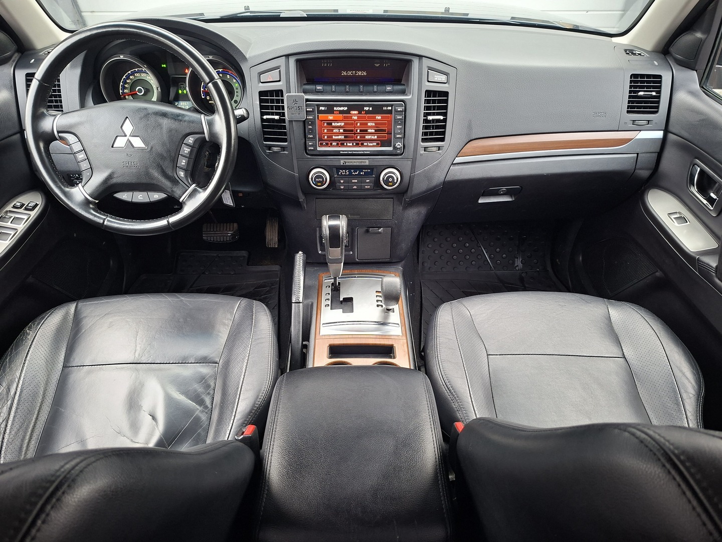 MITSUBISHI Pajero 2010
