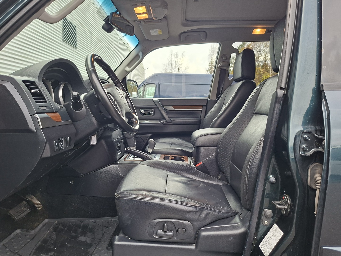 MITSUBISHI Pajero 2010