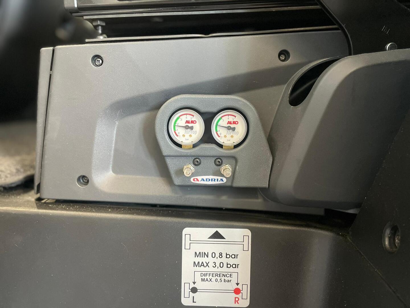 ADRIA Matrix Supreme 670 SLT 2019