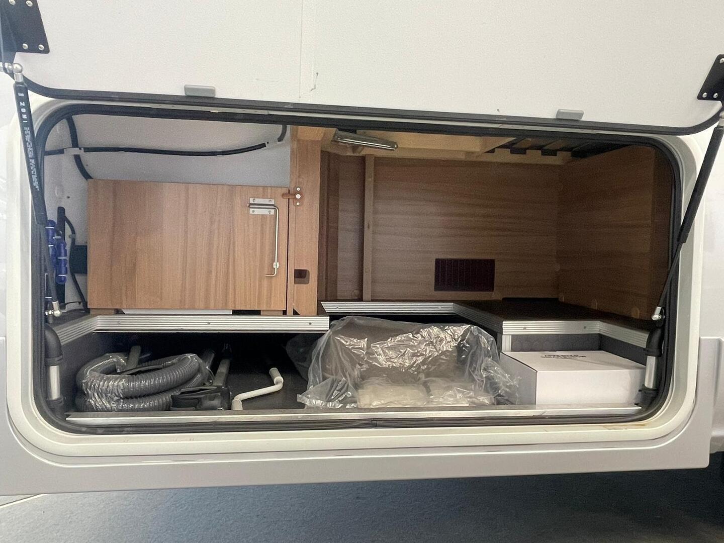 ADRIA Matrix Supreme 670 SLT 2019