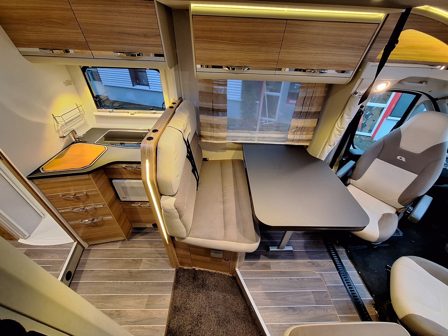 ADRIA MATRIX AXESS 670 SL 2017