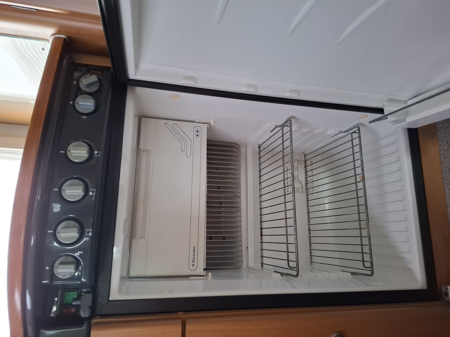 DETHLEFFS Globetrotter Premium Class A 230 2001