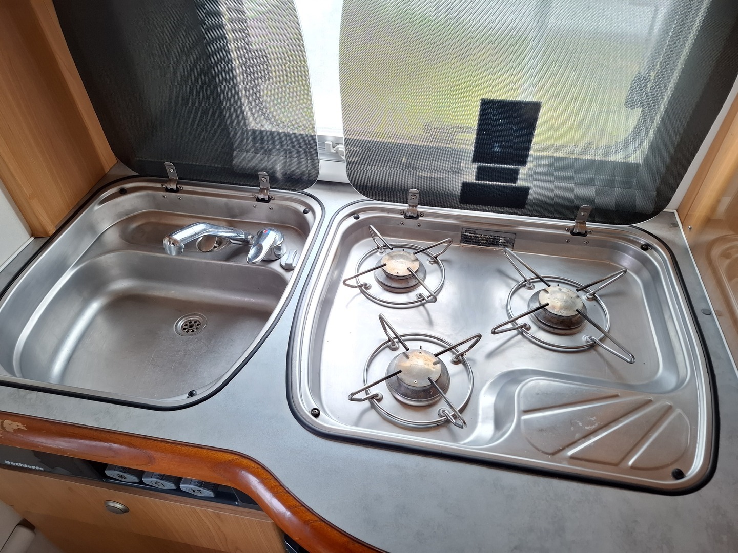 DETHLEFFS Globetrotter Premium Class A 230 2001