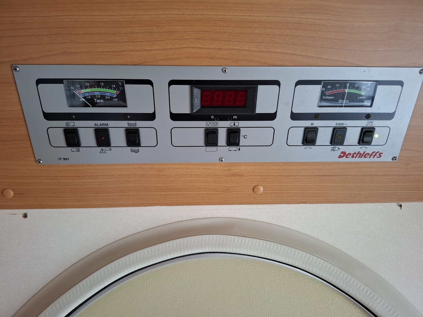 DETHLEFFS Globetrotter Premium Class A 230 2001