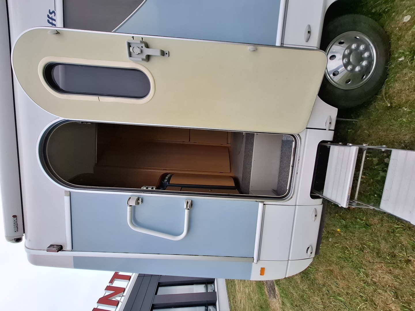 DETHLEFFS Globetrotter Premium Class A 230 2001