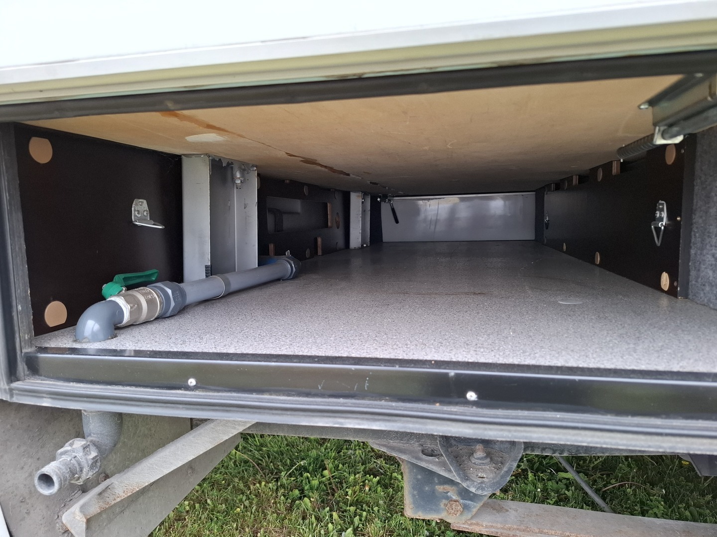 DETHLEFFS Globetrotter Premium Class A 230 2001