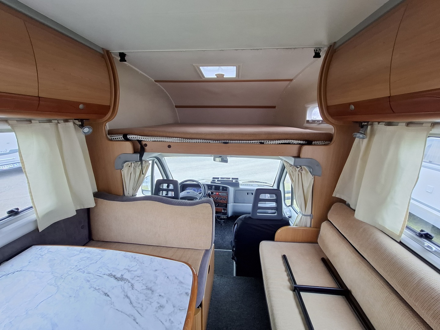 DETHLEFFS Globetrotter Premium Class A 230 2001