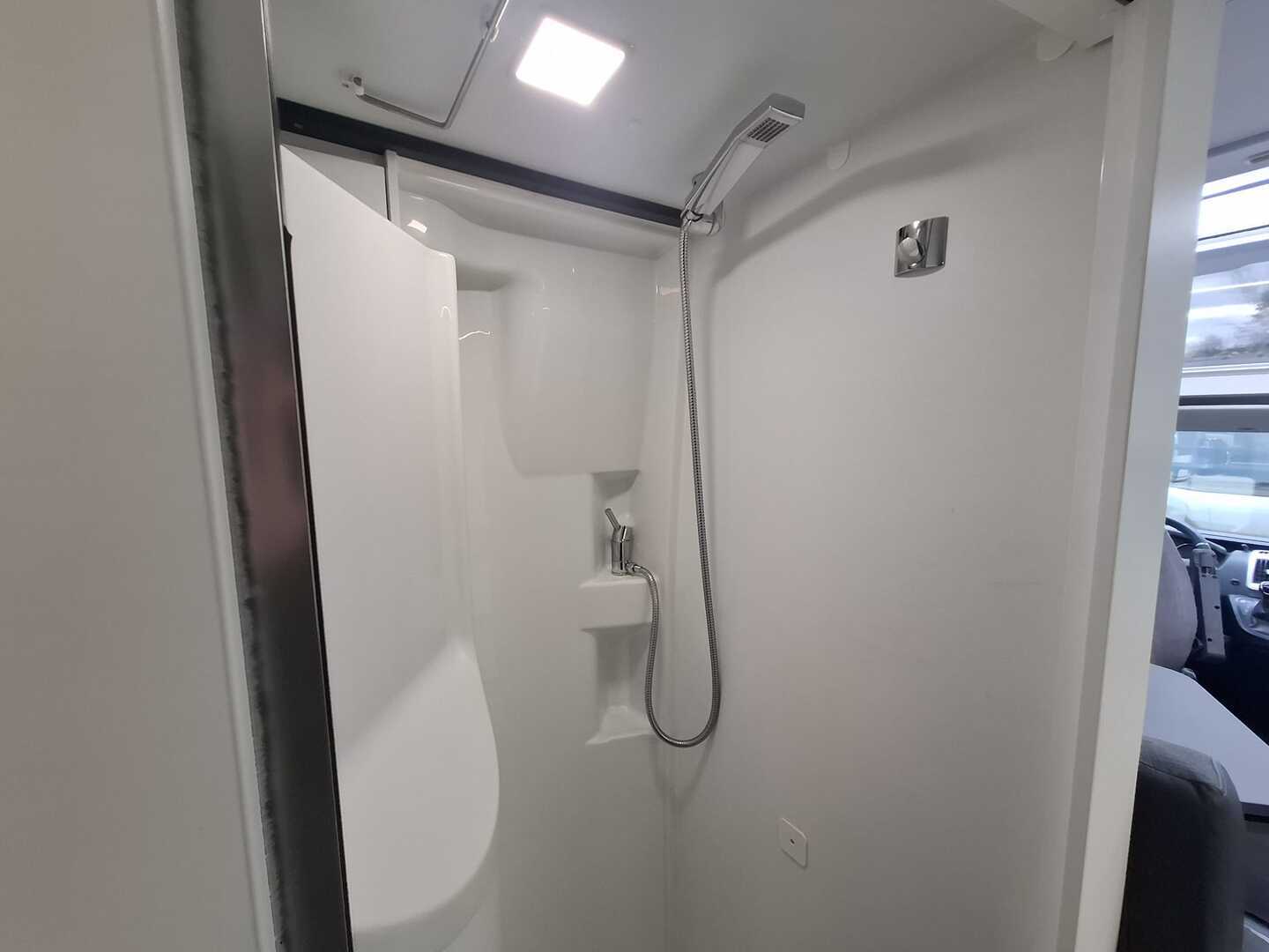 ADRIA Twin Supreme 640 SGX 2020