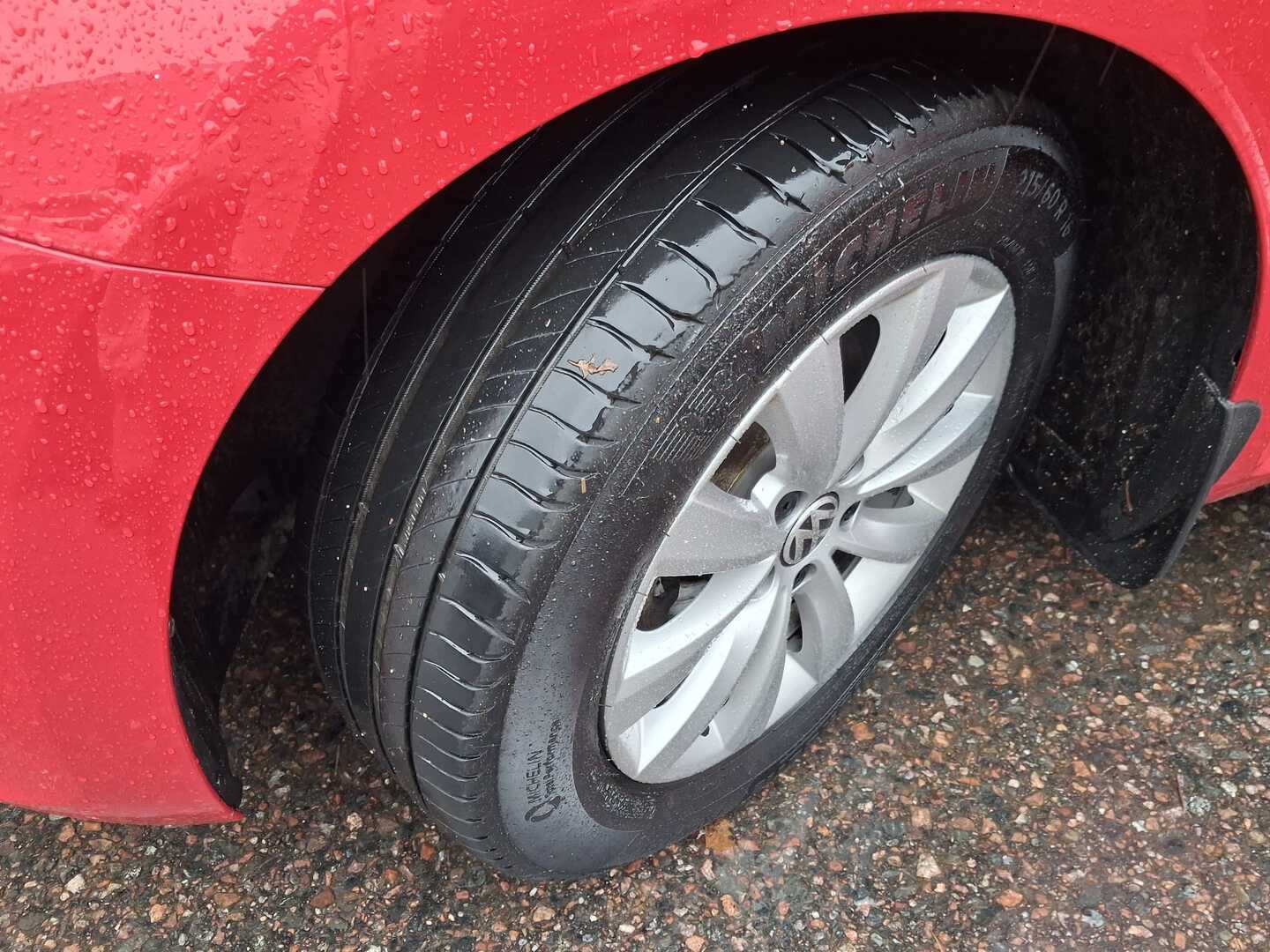 VOLKSWAGEN Beetle 2012