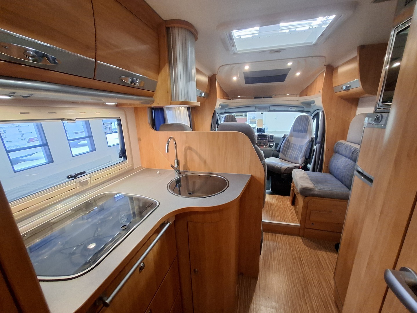 ADRIA Coral Plus 670 SL 2010