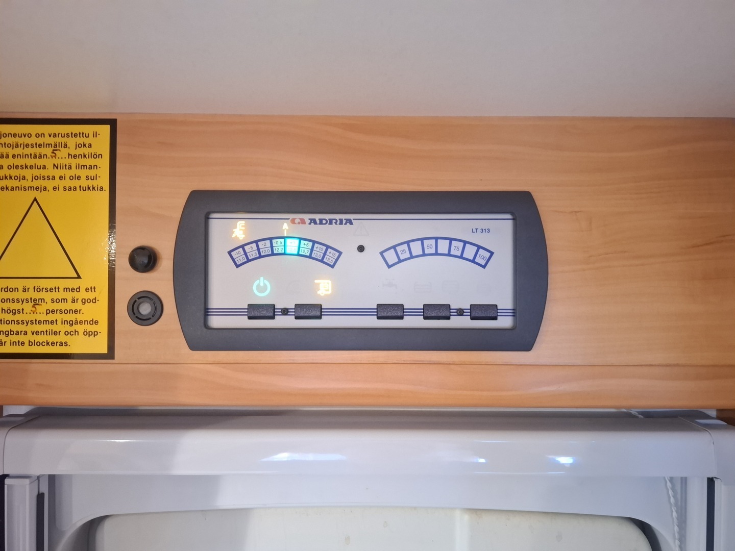 ADRIA Coral Plus 670 SL 2010