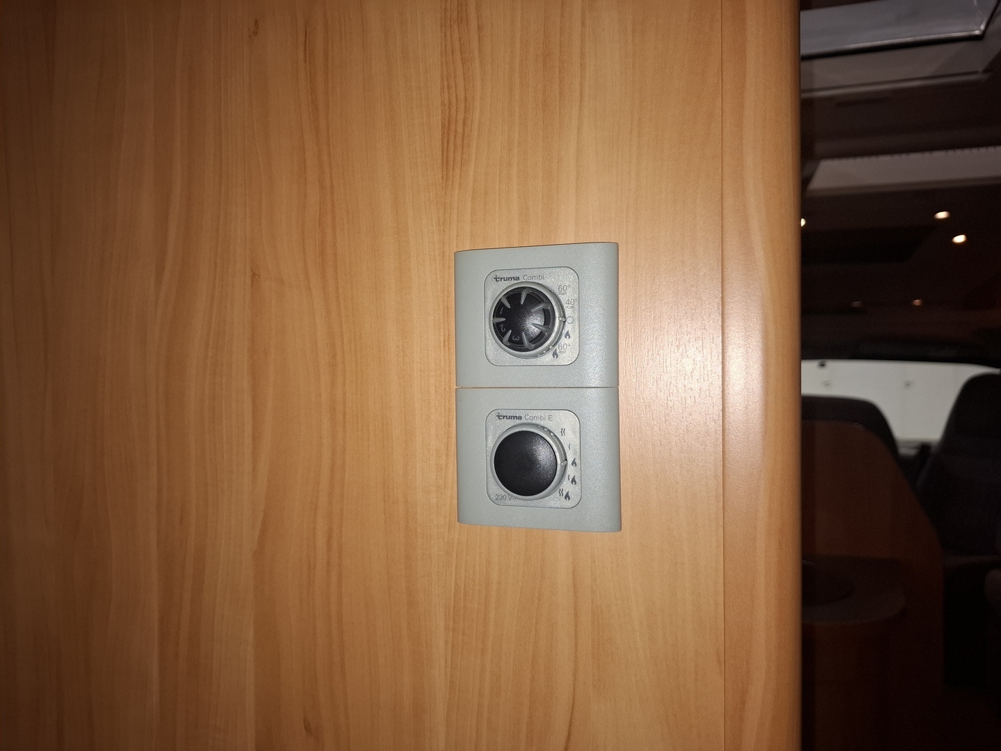 ADRIA Coral Plus 670 SL 2010