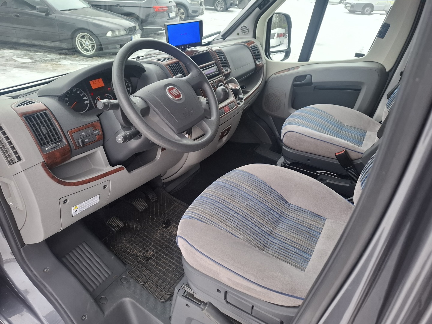 ADRIA Coral Plus 670 SL 2010