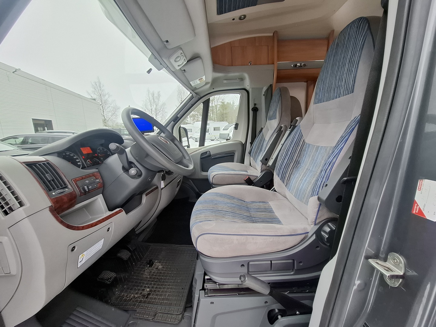 ADRIA Coral Plus 670 SL 2010
